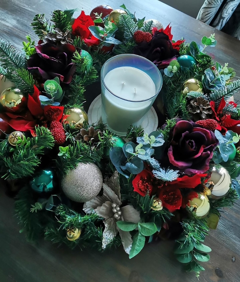 Christmas Table Arrangements
