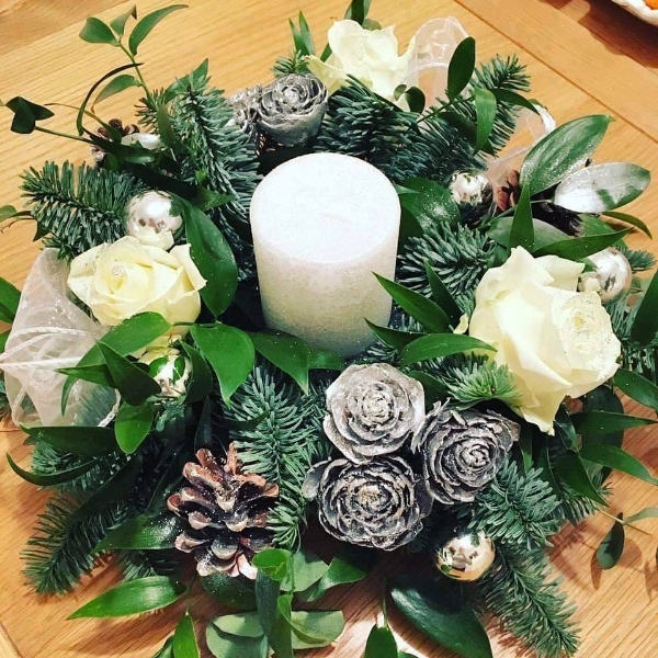Christmas Table Arrangements