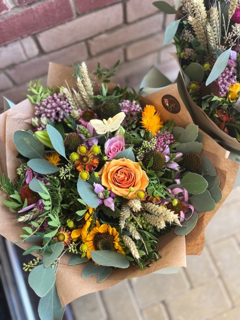 Our Cute & Compact Bouquet