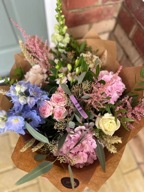 Our Cute & Compact Bouquet